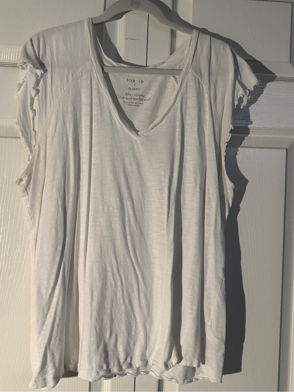 torrid White V-Neck Ruffle Cap Sleeve Tee